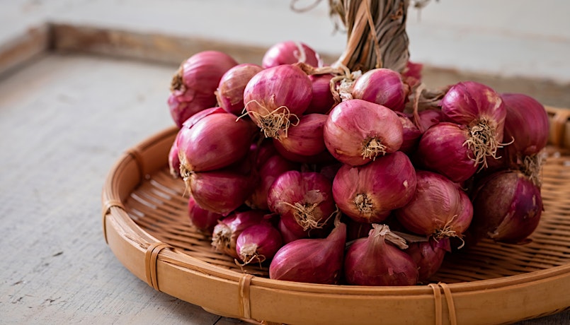 What Are Shallots? Nutrition, Benefits, and Substitutes